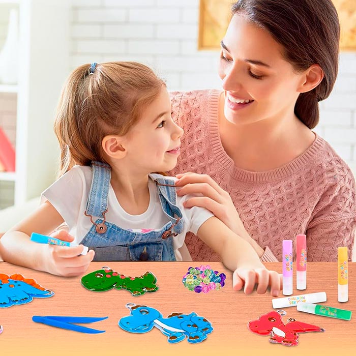The Creative Set contains paints that dry naturally!