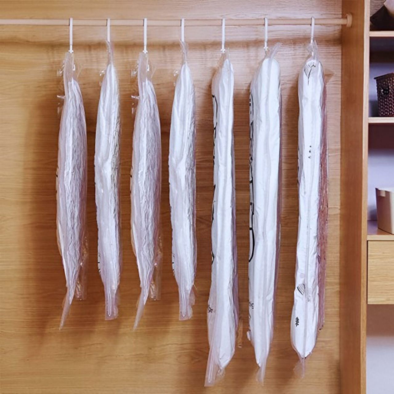 Bagsy, hanging vacuum bags for storing clothes (4 pcs.) - Image 10