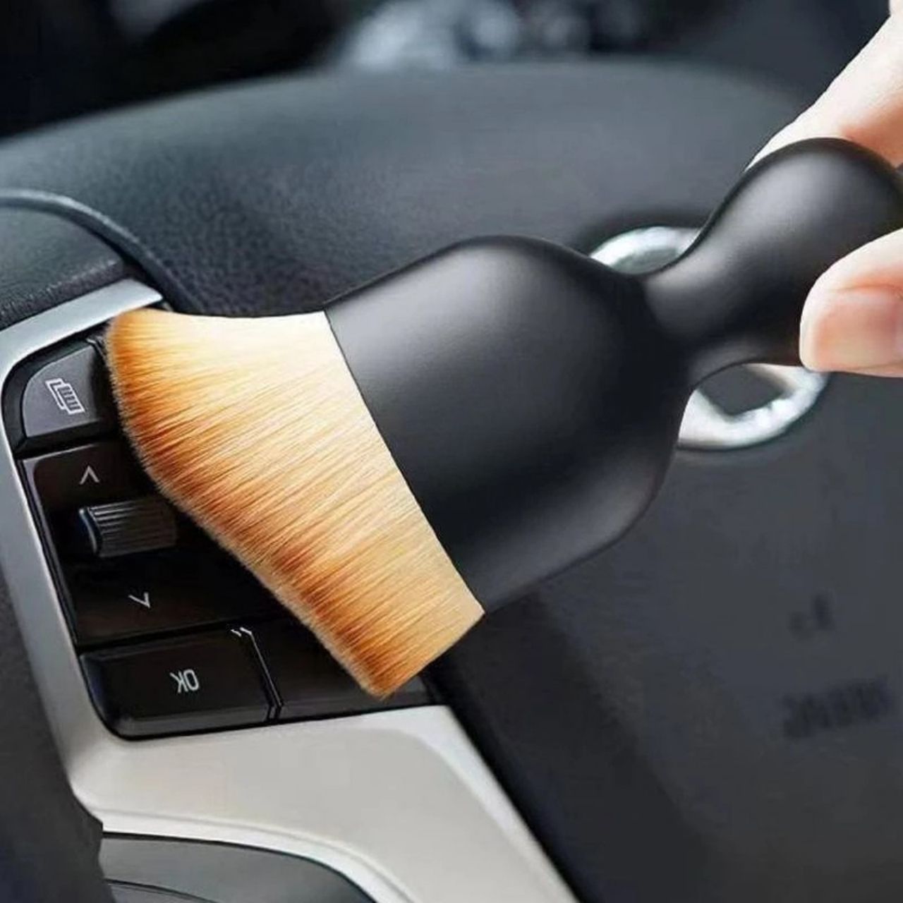 Dustco, car interior cleaning brush - Image 5