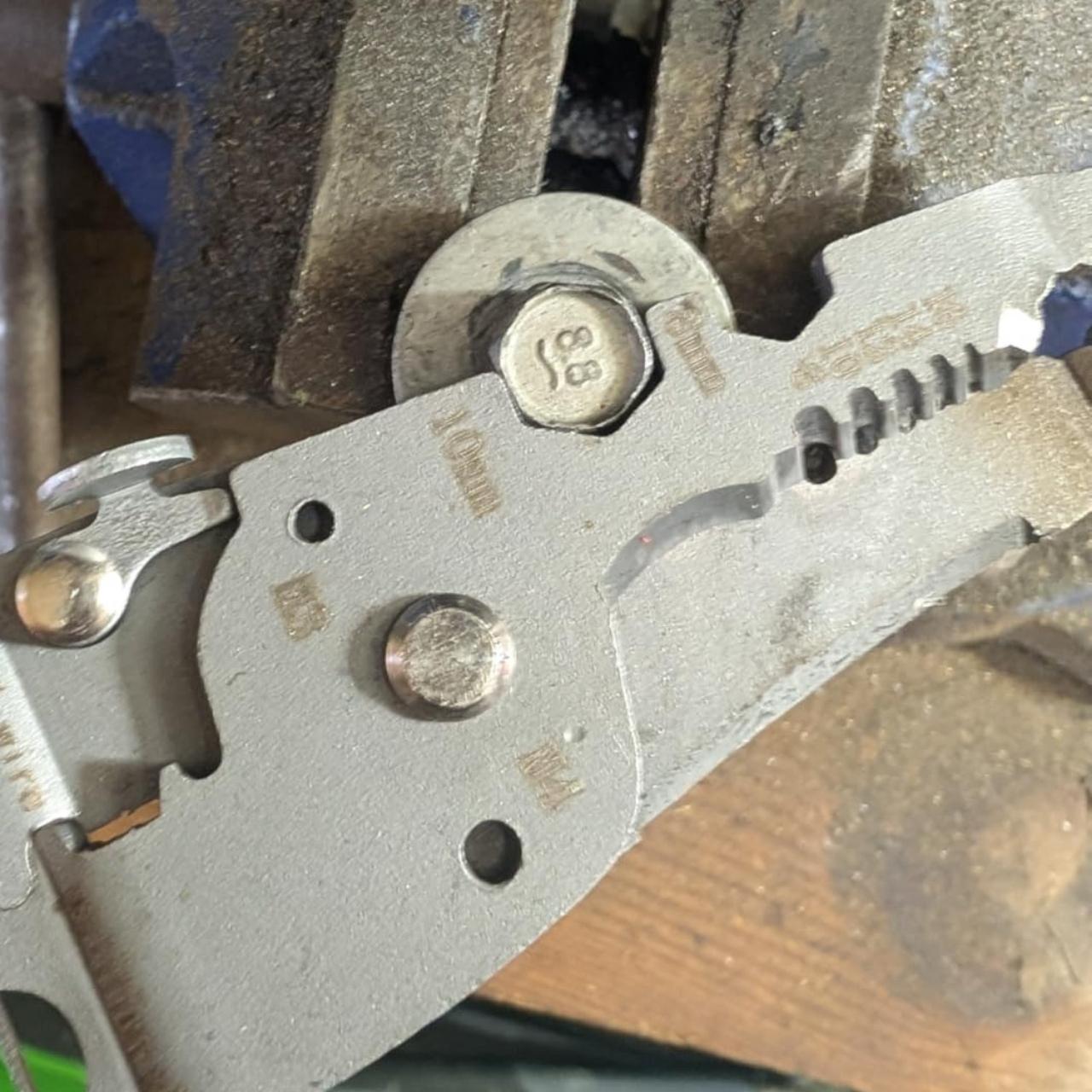 FoldStripper, multi-purpose wire cutter - Image 5