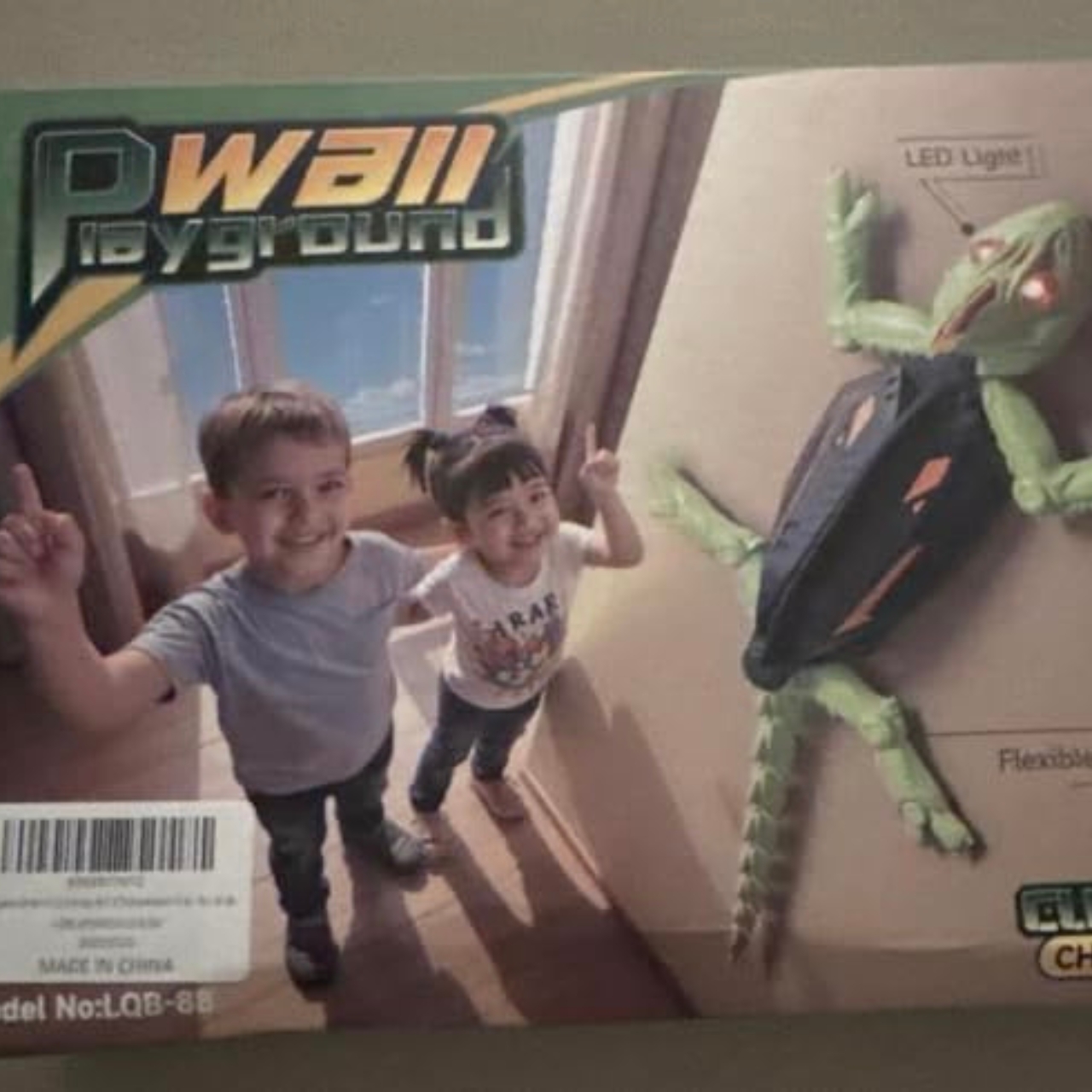 Gecko, a remote-controlled lizard that climbs on floors and walls - Image 10