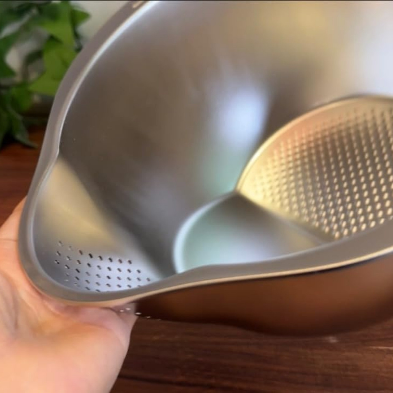 GraterBowl, 8-in-1 multi-purpose kitchen scraper with bowl - Image 5