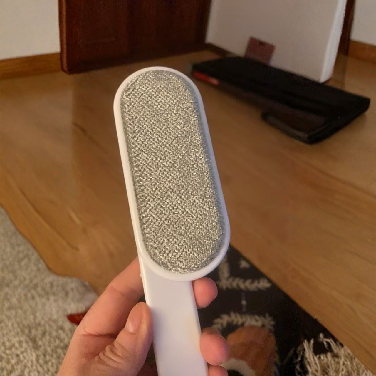HandHeld, brush for removing hair and lint - Image 9