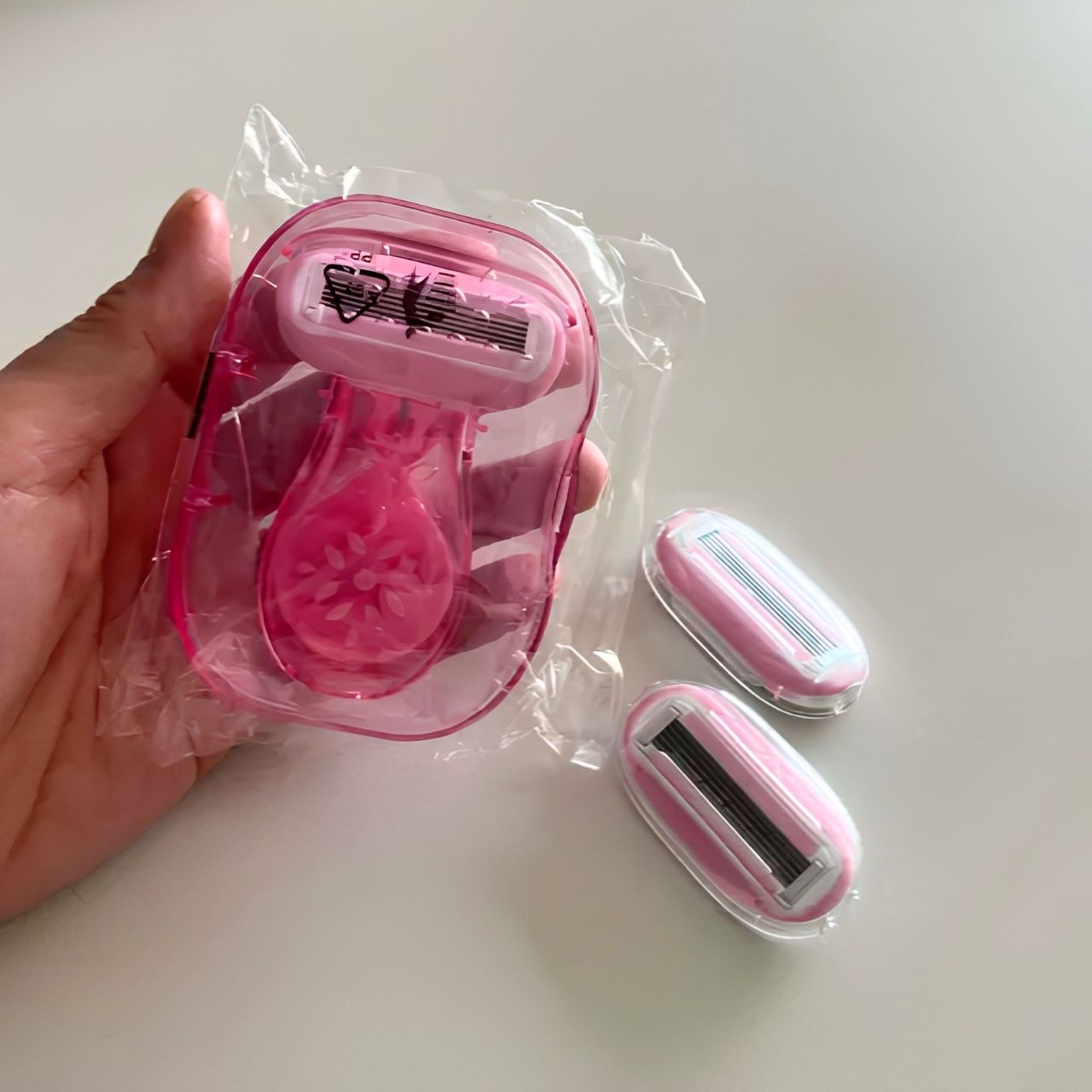 Portable razor for women, LadyBlade - Image 3