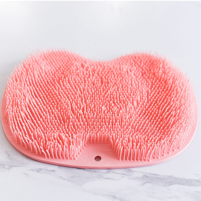 The different length bristles allow for a thorough cleaning of the feet and a pleasant exfoliation!