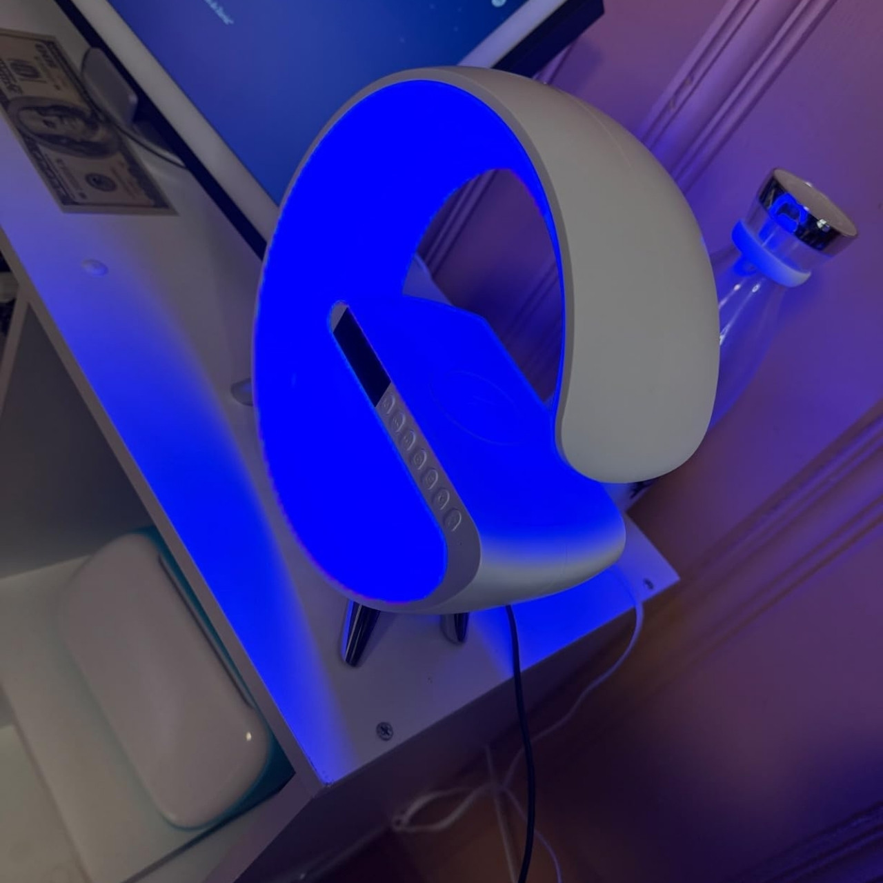 MoonCharge - a stylish wireless charger and ambient light in one <br> - Image 8
