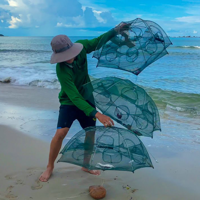 It will catch everything from different types of crustaceans and fish and contribute to a tasty lunch, without much effort or money spent at the fishmonger's!