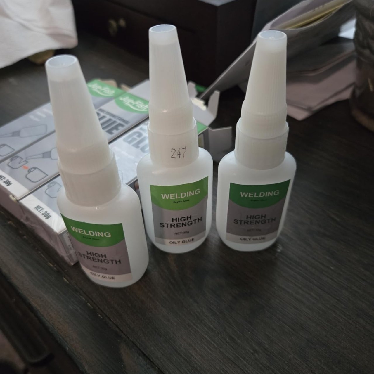 OilyGlue, the fast and strong glue for everything - Image 4