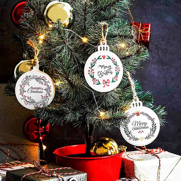 30 ornaments and strings in a bundle!