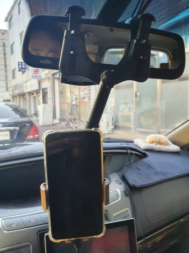 RotatableCarHolder, a 360-degree phone holder that can be mounted on the rear-view mirror - Image 2