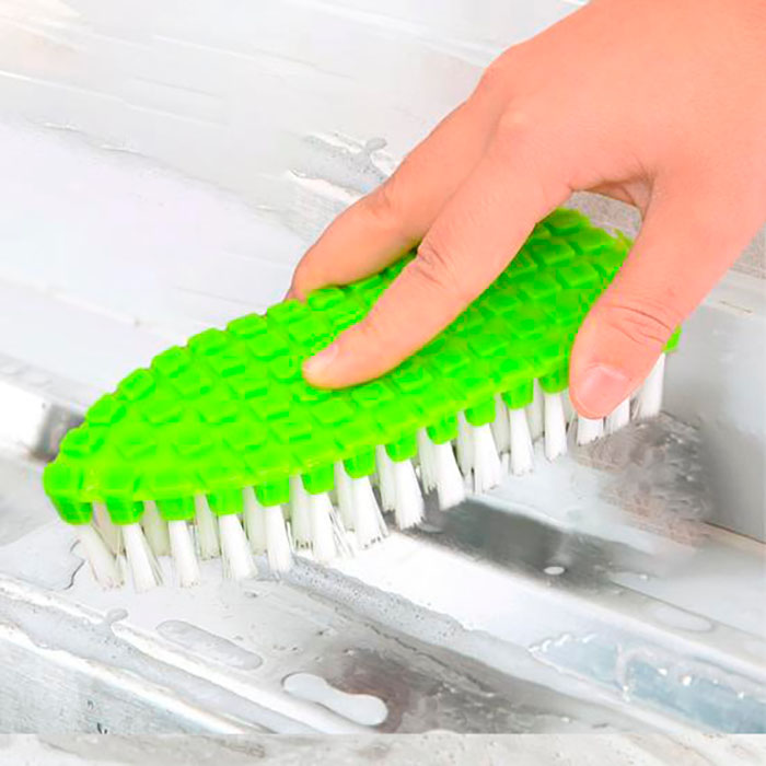 Easily clean different surfaces such as floors, bathroom tiles, stove, shoes, etc.