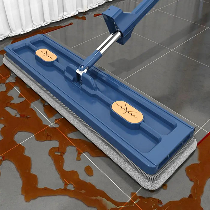 You can pour cleaner into the top of the head for even more optimal cleaning!