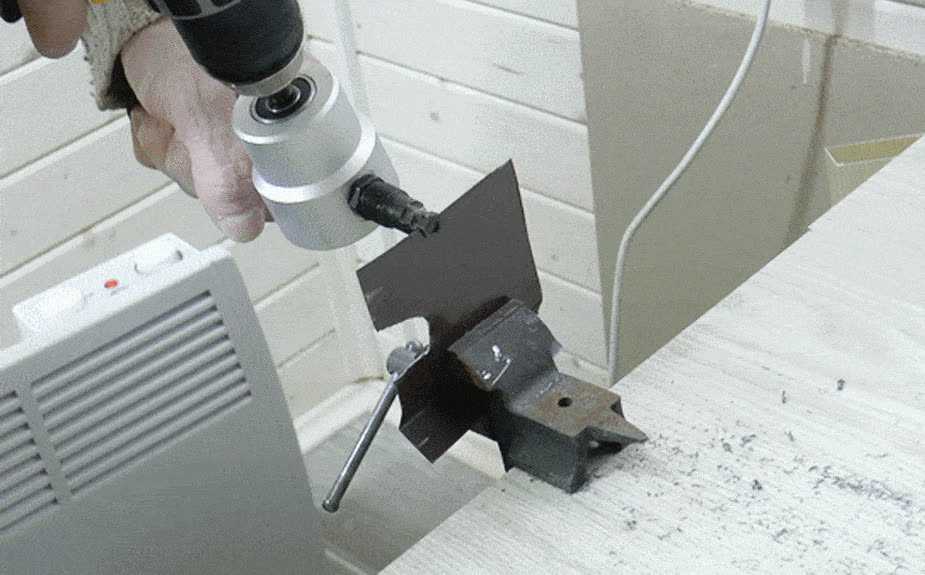 StarMetal Metal Cutter with double cutting head with 360' rotation - video