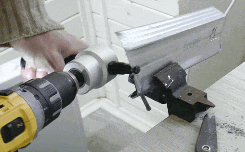 StarMetal Metal Cutter with double cutting head with 360' rotation - video